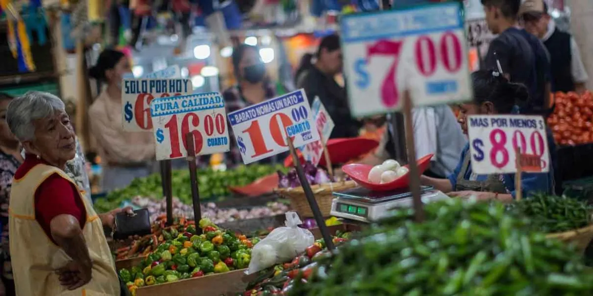 Precios por las nubes, las familias poblanas sufren para comprar la canasta básica 