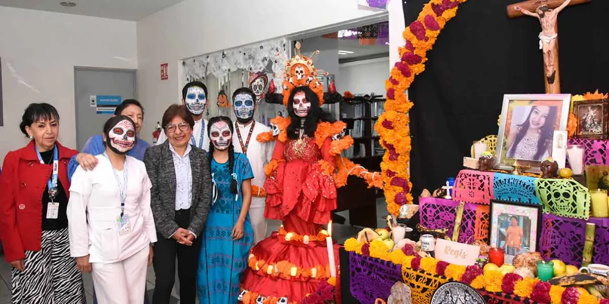 BUAP celebra el Día de Muertos con altares coloridos y emotivos homenajes a difundos