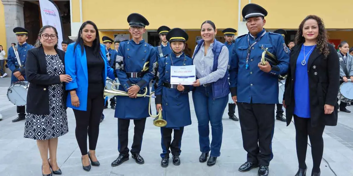 Guadalupe Cuautle entregó reconocimiento y obras en San Andrés Cholula