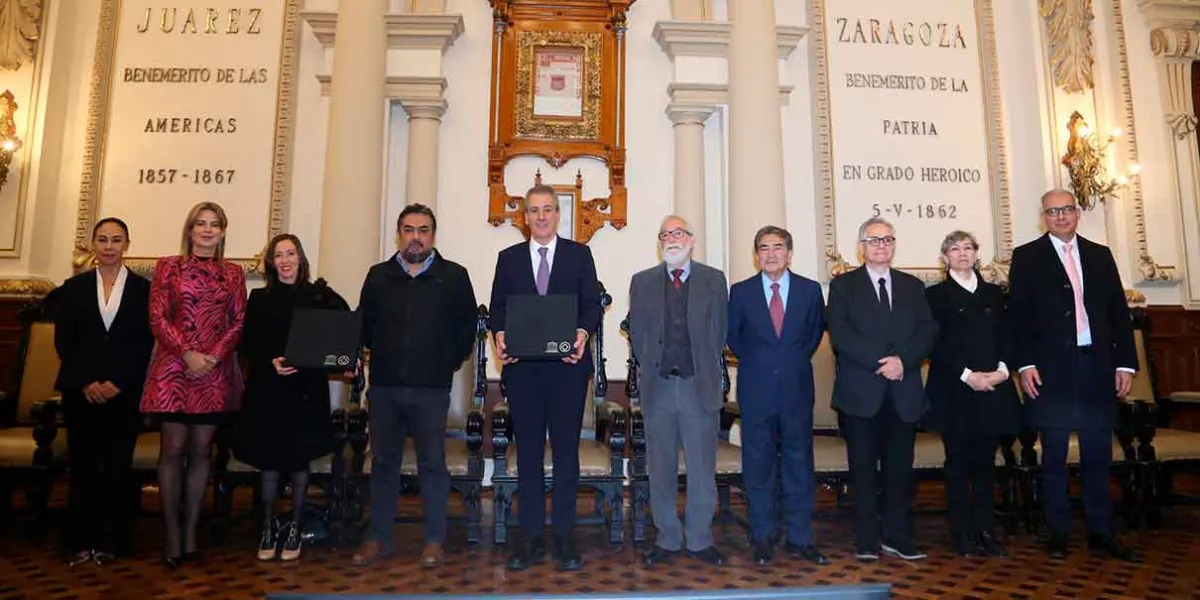 Puebla conmemora 37 años como Patrimonio Cultural de la Humanidad con entrega de facsímil histórico