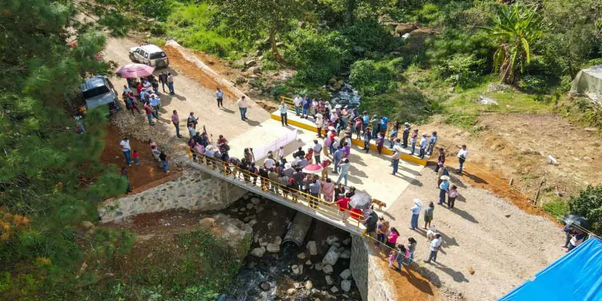 Habitantes de Tenango de las Flores recibieron nuevo puente vehicular