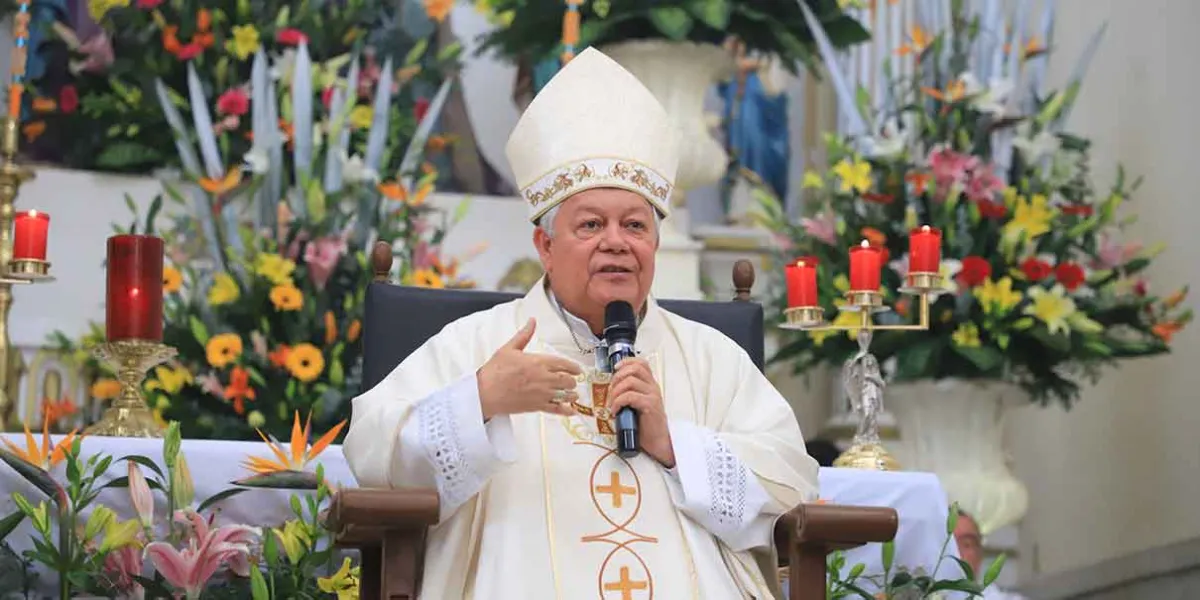 El arzobispo de Puebla invita a iluminar la humanidad con la luz del Adviento