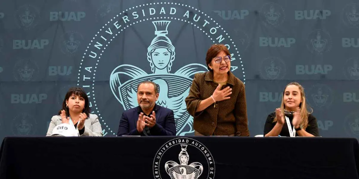 IA plantea nuevos retos en la docencia, destaca rectora de la BUAP