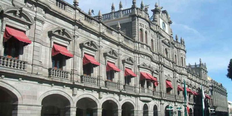 Llegaron los relevos de funcionarios chapulines al Ayuntamiento de Puebla