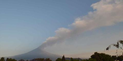Incendios y lluvia de ceniza volcánica afectan calidad del aire en Puebla
