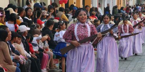 En Atlixco, se realizó desfile conmemorativo del CXIV aniversario de la Revolución Mexicana