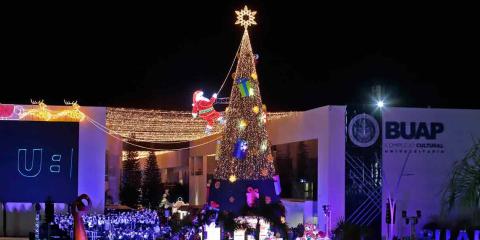 Espectacular encendido de Árbol de Navidad de la BUAP