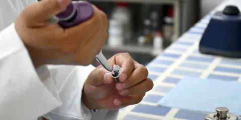 Investigadores BUAP diseñan biosensor para detectar moléculas de interés clínico