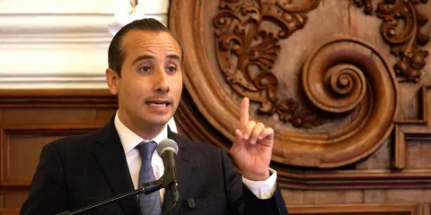 Riestra pidió recursos al PAN nacional para enfrentar gastos  