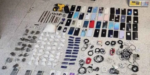 Quitan droga y celulares tras revisión en penales poblanos