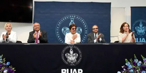 Prepa Simón Bolívar de la BUAP destaca por sus logros académicos y deportivos 