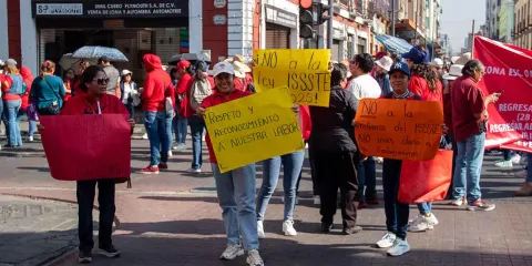 Docentes poblanos alzan la voz