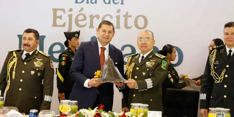 Gobierno de Puebla reconoce labor del Ejército Mexicano en su día