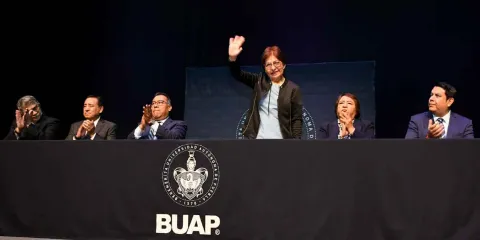 Entrega la Rectora Lilia Cedillo 291 definitividades a personal docente