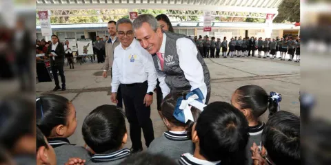 Entrega Pepe Chedraui obra educativa en la capital