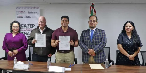 Firma Omar Muñoz convenio de colaboración con el ICATEP 
