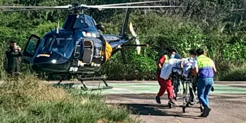 SUMA realiza traslado aéreo de emergencia para paciente con preeclampsia en Puebla