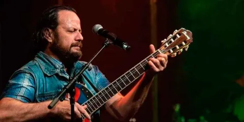 Este jueves Nicho Hinojosa se presenta en el Teatro Principal 