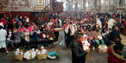 Misa, bendición y el pago de tamales por la Candelaria en Serdán 