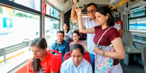 Lucha contra el acoso en Puebla: Exigen acciones en el transporte público