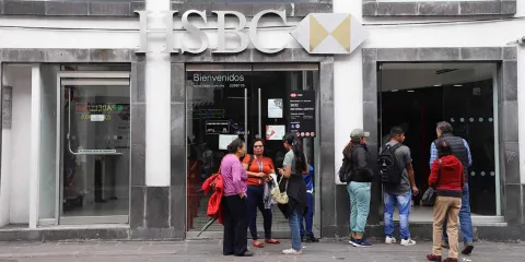 Bancos suspenderán operaciones por feriado del 17 de marzo; hay alternativas