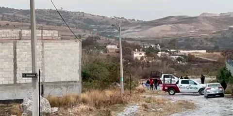 Hallan CÁDAVER en tambo con narcomensaje en Puebla; presunto ajuste de cuentas