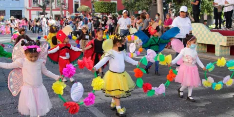 Vive la primavera en Atlixco con su colorido y tradicional DESFILE INFANTIL