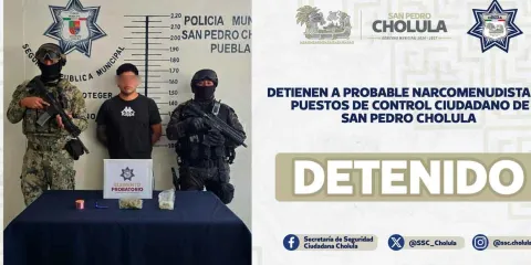 Detienen a narcomenudista con marihuana en su auto  en San Pedro Cholula