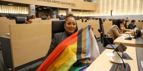 IEE reconoce a Gabriela Chumacero como diputada local trans tras resolución del TEEP