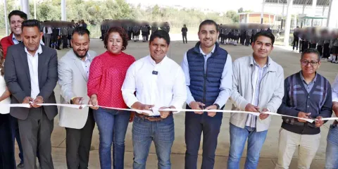 Inaugura Omar Muñoz arco techo en la Unidad Educativa Frida Kahlo