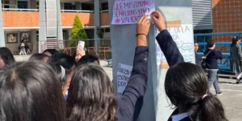 Acusan de acoso a maestro del Colegio Benavente; piden destitución