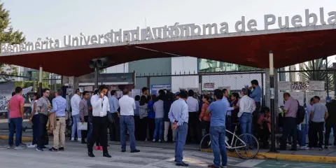 Analiza Comisión de Diálogo BUAP pliegos petitorios de universitarios 