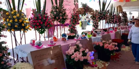 Chiautzingo brilla con el primer Festival de Las Flores