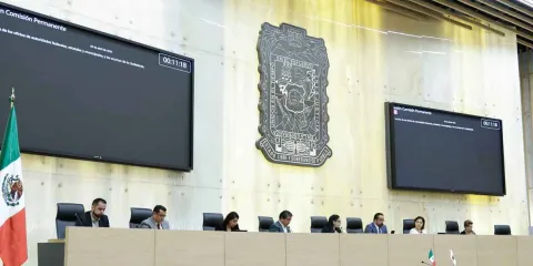 El Congreso contempla menos recesos para trabajar más