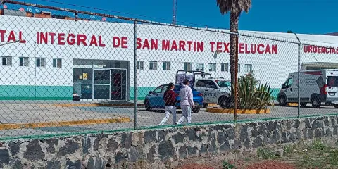 Le dieron dos balazos en la cara a un hombre y lo tiraron en la autopista México-Puebla