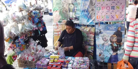 Informalidad laboral en México se mantiene en 54.5% en febrero de 2025