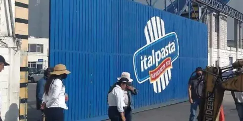 Italpasta despidió a 40 trabajadores y les quiere pagar la tercera parte de liquidación