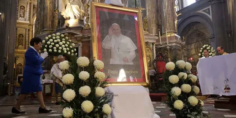 Obispo auxiliar destaca legado del Papa Francisco en misa dominical
