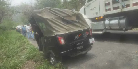 Volcó mototaxi en Xicotepec y dejó a mujer lesionada