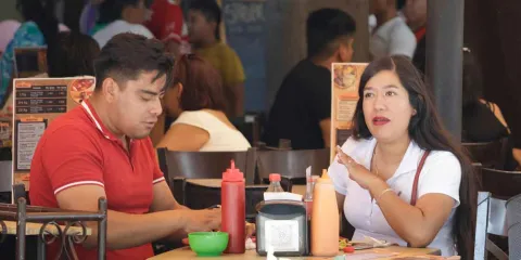 Aumentan ventas de restauranteros un 30%