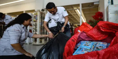Revisiones y clausuras de tiendas con productos chinos deben ser legales: Canaco