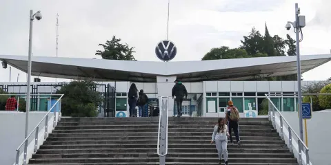 Volkswagen Puebla convoca a jornada extraordinaria para compensar paros