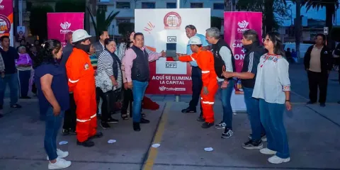 Se ilumina Canoa con tecnología LED gracias a Puebla Brilla