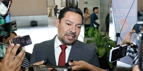 Morena analiza sanciones para ediles que incumplen lineamientos en Puebla