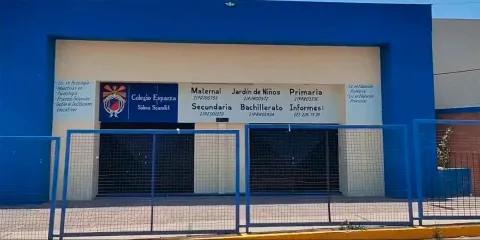 En Puebla, mujer y dos niños son encañonados afuera del Colegio Esparza