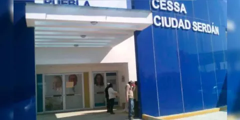 Desalojan a personal del CESSA Serdán por fuerte olor a gas 