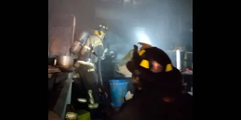 Controlan incendio en restaurante de comida china en el centro de Texmelucan