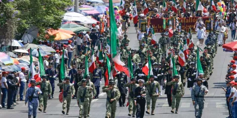 Miles de personas abarrotaron y disfrutaron la fiesta cívica por la Batalla de Puebla