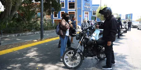 Debate en Puebla: Buscan regulación responsable para motociclistas