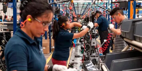 CCE Puebla advierte: Reducción de jornada laboral podría llevar al cierre de micro y pequeñas empresas